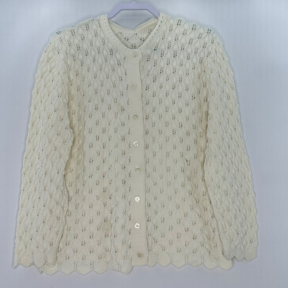 Handmade Sweaters - VTG Handmade Cream Knit Scalloped Button Cardigan Sweater‎ heirloom romantic